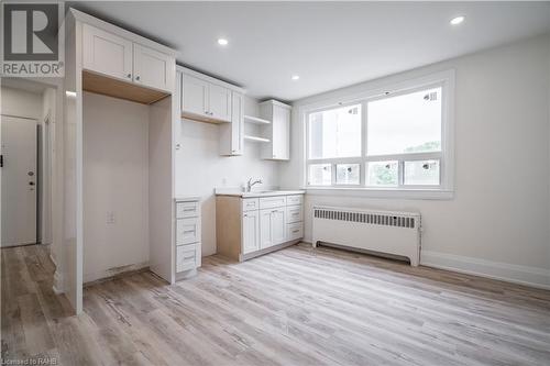 611 Concession Street Unit# 5, Hamilton, ON - Indoor Photo Showing Kitchen