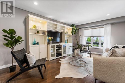 3 Muscat Drive, Grimsby, ON - Indoor Photo Showing Living Room