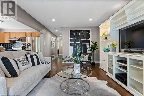 3 Muscat Drive, Grimsby, ON - Indoor Photo Showing Living Room