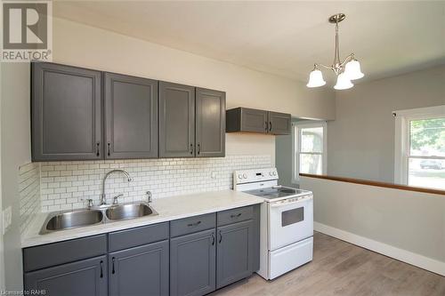 621 Pine Street, Haldimand County, ON - Indoor Photo Showing Kitchen With Double Sink