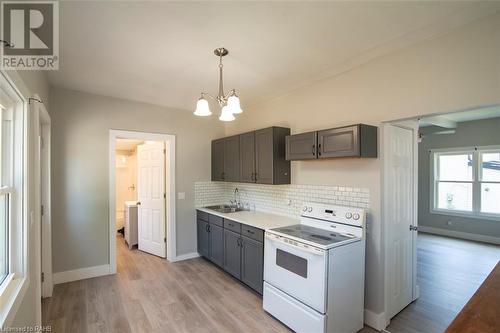 621 Pine Street, Haldimand County, ON - Indoor Photo Showing Kitchen With Double Sink