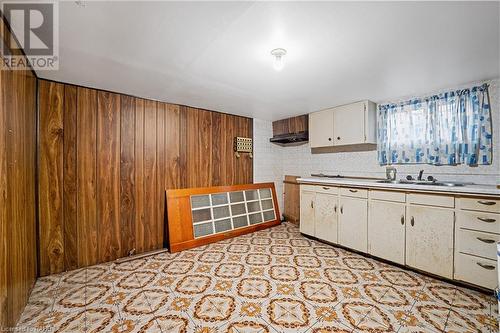 32 Ormonde Avenue, St. Catharines, ON - Indoor Photo Showing Kitchen