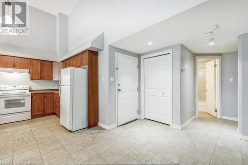 111 Grey Street Unit# 214, Brantford, ON - Indoor Photo Showing Kitchen