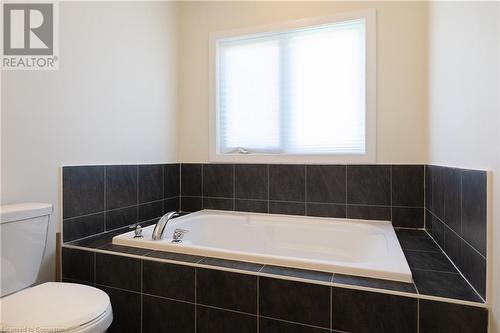 27 Aviron Crescent, Welland, ON - Indoor Photo Showing Bathroom