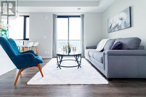 15 Queen Street S Unit# 2302, Hamilton, ON - Indoor Photo Showing Living Room