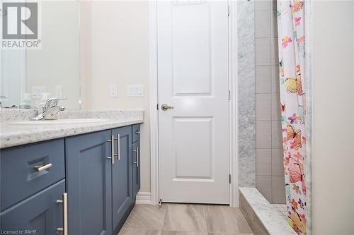 19 Picardy Drive Unit# 2, Stoney Creek, ON - Indoor Photo Showing Bathroom