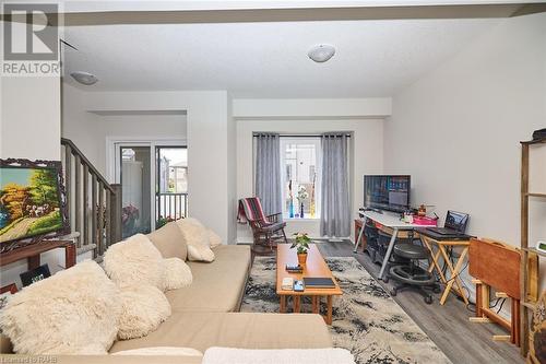 19 Picardy Drive Unit# 2, Stoney Creek, ON - Indoor Photo Showing Living Room