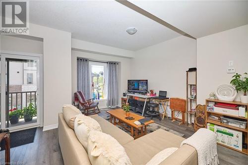 19 Picardy Drive Unit# 2, Stoney Creek, ON - Indoor Photo Showing Living Room