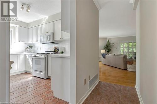 2120 Headon Road Unit# 23, Burlington, ON - Indoor Photo Showing Kitchen