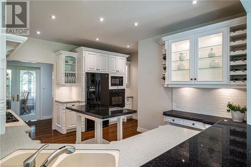 53 Ranch Road, Brantford, ON - Indoor Photo Showing Kitchen With Upgraded Kitchen