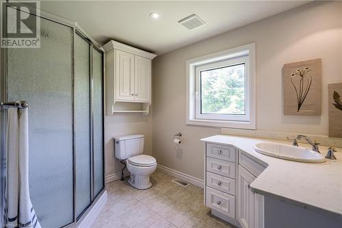 53 Ranch Road, Brantford, ON - Indoor Photo Showing Bathroom