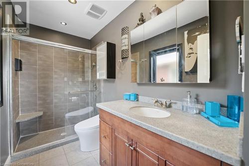 33 Leslie Drive, Stoney Creek, ON - Indoor Photo Showing Bathroom