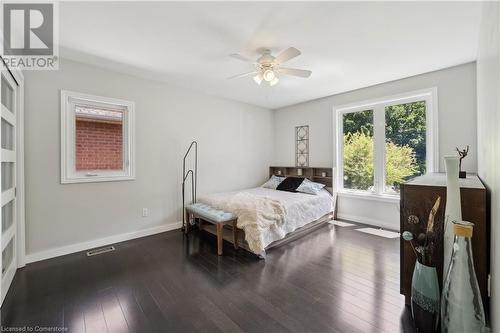 33 Leslie Drive, Stoney Creek, ON - Indoor Photo Showing Bedroom