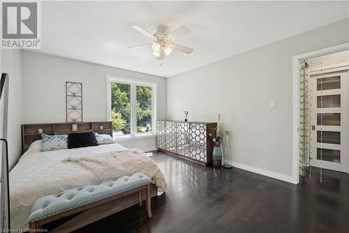 33 Leslie Drive, Stoney Creek, ON - Indoor Photo Showing Bedroom