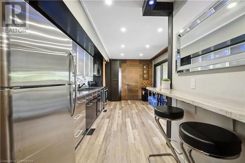 33 Leslie Drive, Stoney Creek, ON - Indoor Photo Showing Kitchen