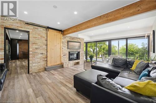 33 Leslie Drive, Stoney Creek, ON - Indoor Photo Showing Living Room With Fireplace