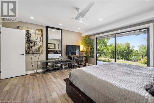 33 Leslie Drive, Stoney Creek, ON - Indoor Photo Showing Bedroom