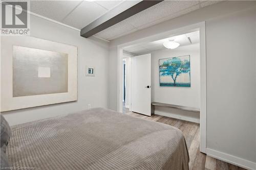 33 Leslie Drive, Stoney Creek, ON - Indoor Photo Showing Bedroom