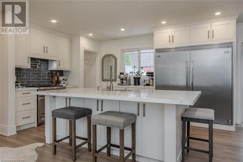 483 Walnut Crescent, Burlington, ON - Indoor Photo Showing Kitchen With Upgraded Kitchen