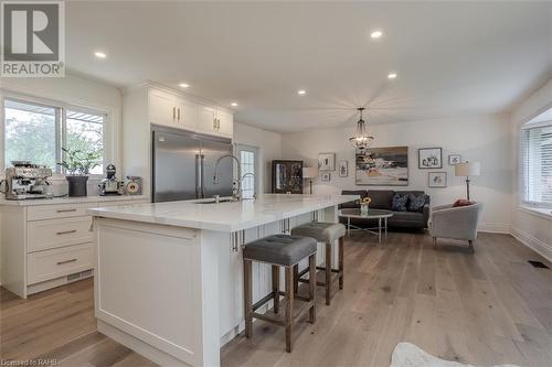 483 Walnut Crescent, Burlington, ON - Indoor Photo Showing Kitchen With Upgraded Kitchen