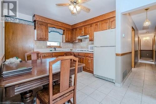 967 Mohawk Road E, Hamilton, ON - Indoor Photo Showing Kitchen