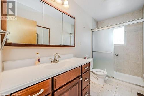 967 Mohawk Road E, Hamilton, ON - Indoor Photo Showing Bathroom