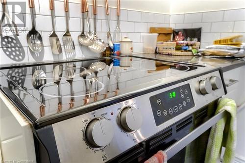 2 Vineland Avenue Unit# 9, Hamilton, ON - Indoor Photo Showing Kitchen