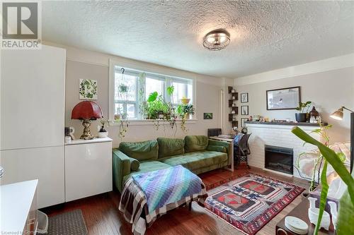 2 Vineland Avenue Unit# 9, Hamilton, ON - Indoor Photo Showing Living Room With Fireplace