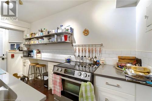 2 Vineland Avenue Unit# 9, Hamilton, ON - Indoor Photo Showing Kitchen