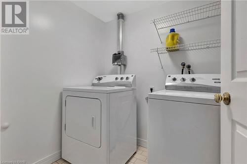 8 Village Green Unit# 611, Stoney Creek, ON - Indoor Photo Showing Laundry Room