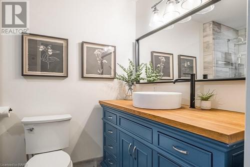 136 East 35Th Street, Hamilton, ON - Indoor Photo Showing Bathroom