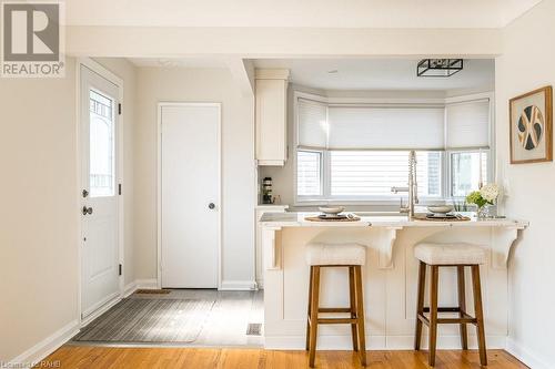 136 East 35Th Street, Hamilton, ON - Indoor Photo Showing Kitchen