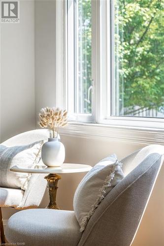 136 East 35Th Street, Hamilton, ON - Indoor Photo Showing Bedroom