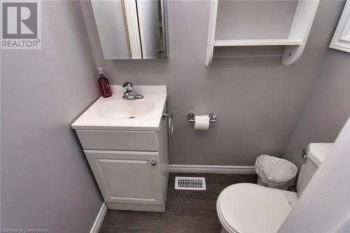 153 Limeridge Road W Unit# 8, Hamilton, ON - Indoor Photo Showing Bathroom