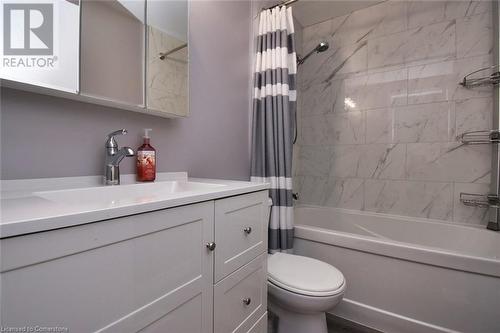 153 Limeridge Road W Unit# 8, Hamilton, ON - Indoor Photo Showing Bathroom