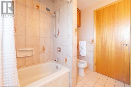 185 Nugent Drive, Hamilton, ON - Indoor Photo Showing Bathroom