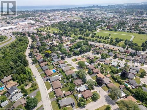 Great location! Seconds to Redhill & QEW - 185 Nugent Drive, Hamilton, ON - Outdoor With View