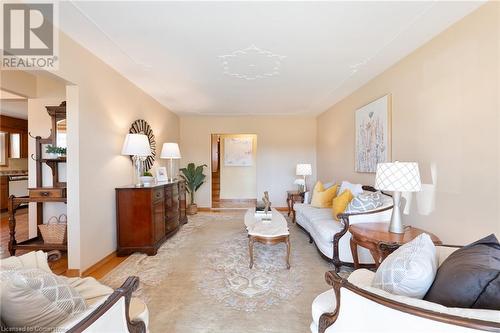 Space for the entire family - 185 Nugent Drive, Hamilton, ON - Indoor Photo Showing Living Room