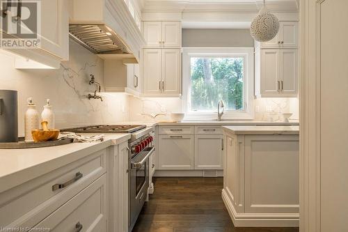 389 Belvenia Road, Burlington, ON - Indoor Photo Showing Kitchen With Upgraded Kitchen