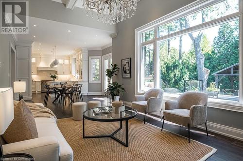 389 Belvenia Road, Burlington, ON - Indoor Photo Showing Living Room