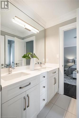 389 Belvenia Road, Burlington, ON - Indoor Photo Showing Bathroom