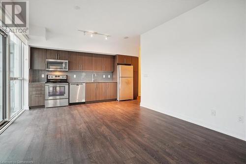 55 Speers Road Unit# 212, Oakville, ON - Indoor Photo Showing Kitchen