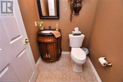 64 Gravenhurst Trail, Hamilton, ON - Indoor Photo Showing Bathroom