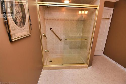 64 Gravenhurst Trail, Hamilton, ON - Indoor Photo Showing Bathroom