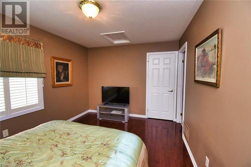 64 Gravenhurst Trail, Hamilton, ON - Indoor Photo Showing Bedroom