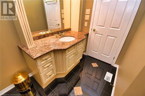 64 Gravenhurst Trail, Hamilton, ON - Indoor Photo Showing Bathroom