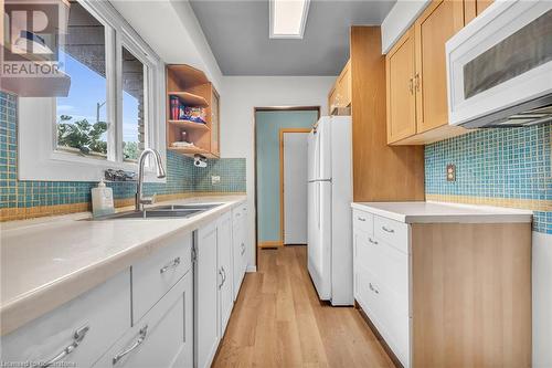 110 Guildwood Drive, Hamilton, ON - Indoor Photo Showing Kitchen With Double Sink