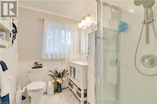 6 Semmens Street, Nanticoke, ON - Indoor Photo Showing Bathroom