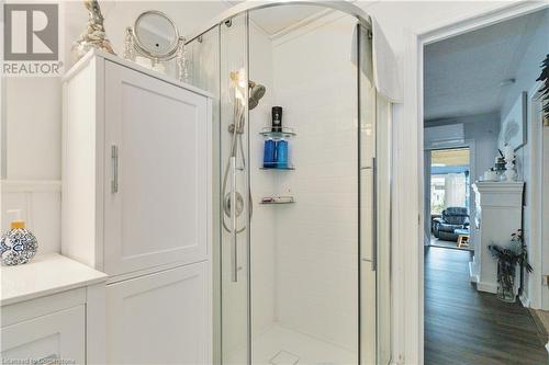 6 Semmens Street, Nanticoke, ON - Indoor Photo Showing Bathroom