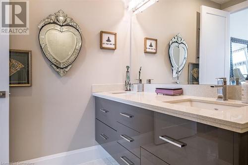 101 Locke Street S Unit# 304, Hamilton, ON - Indoor Photo Showing Bathroom